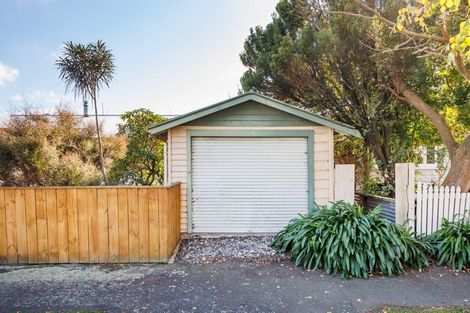 Photo of property in 3 Cuba Street, Takaro, Palmerston North, 4412