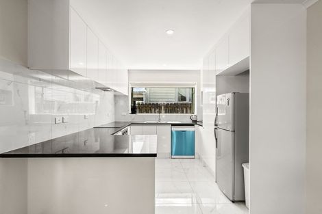 Photo of property in 72 Manuroa Road, Takanini, 2112