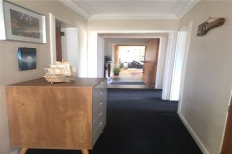 Photo of property in 21 Montana Avenue, Murrays Bay, Auckland, 0630