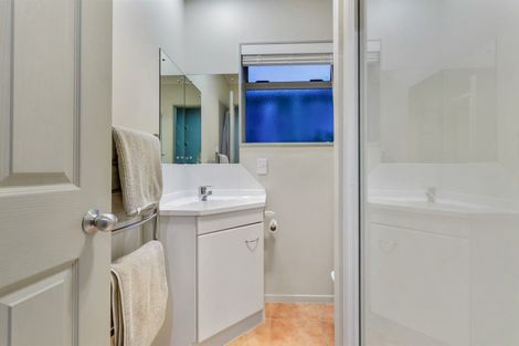 Photo of property in 12 Hawke Place, Pukekohe, 2120