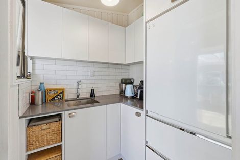 Photo of property in 6 Vela Place, Clarks Beach, 2122