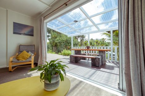 Photo of property in 213 Motutara Road, Muriwai, Waimauku, 0881