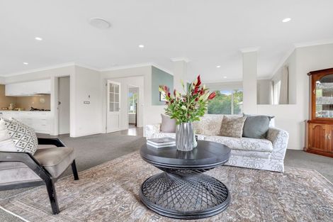 Photo of property in 9 Portofino Point, Karaka, Papakura, 2113