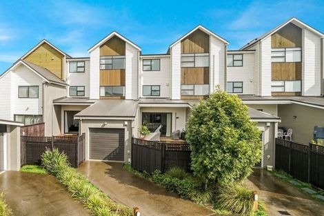 Photo of property in 32 Squadron Drive, Hobsonville, Auckland, 0616