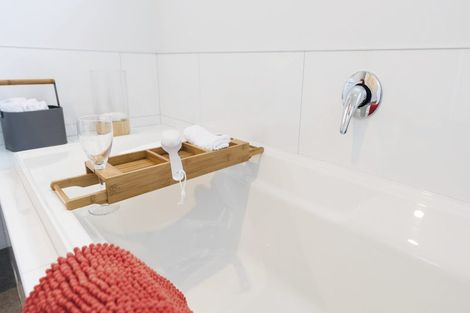 Photo of property in 12 Mahi Road, Helensville, 0800