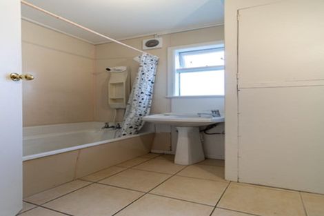 Photo of property in 1/78 Seaview Road, Castor Bay, Auckland, 0620