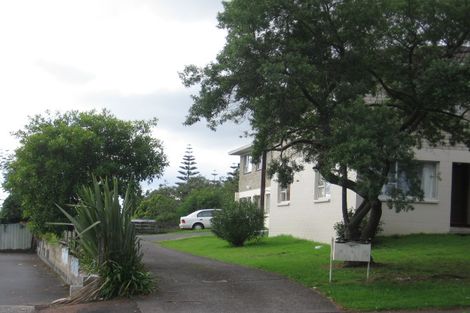 Photo of property in 1/81 West Coast Road, Glen Eden, Auckland, 0602