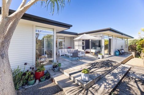 Photo of property in 4 Frances Street, Waikanae Beach, Waikanae, 5036