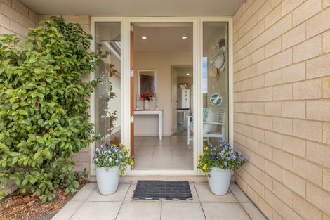 Photo of property in 10 Harrys Way, Redwood, Christchurch, 8051