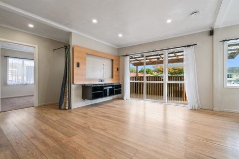 Photo of property in 16 Scott Road, Papakura, 2110