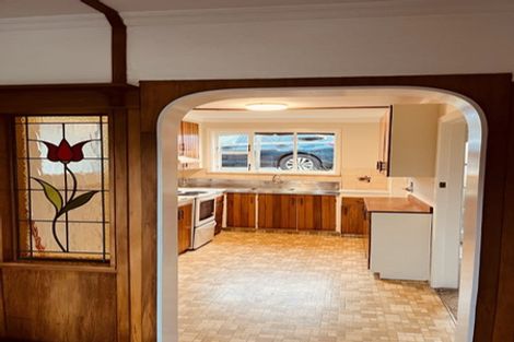 Photo of property in 37 Creswick Terrace, Northland, Wellington, 6012