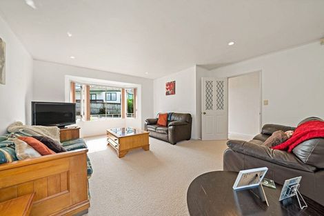 Photo of property in 5 Tokay Place, Huapai, Kumeu, 0810