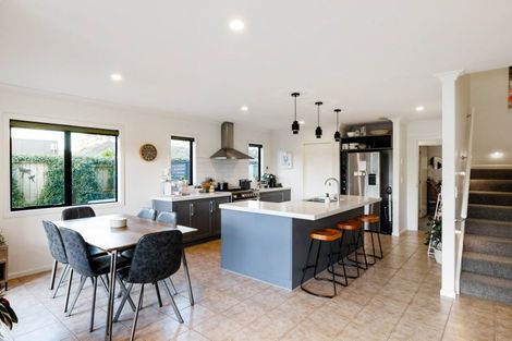 Photo of property in 8 Shalimar Place, Huntington, Hamilton, 3210