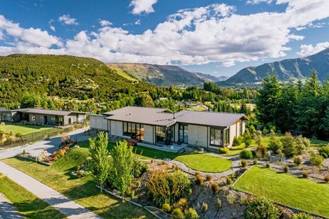 Photo of property in 7 Glenaray Crescent, Wanaka, 9305
