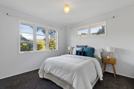 Photo of property in 10 Tui Terrace, Tawa, Wellington, 5028
