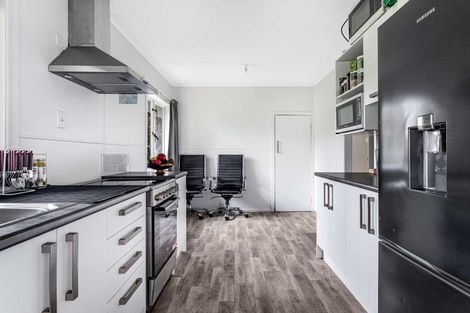Photo of property in 12 Bittern Place, Henderson, Auckland, 0610