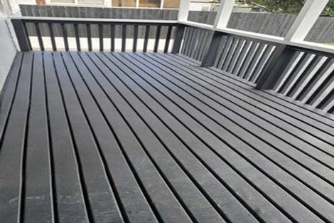 Photo of property in 1 Coburg Street, Henderson, Auckland, 0612