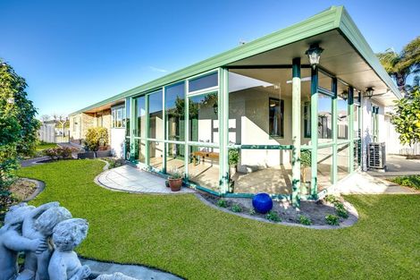 Photo of property in 5a Montague Way, Taradale, Napier, 4112