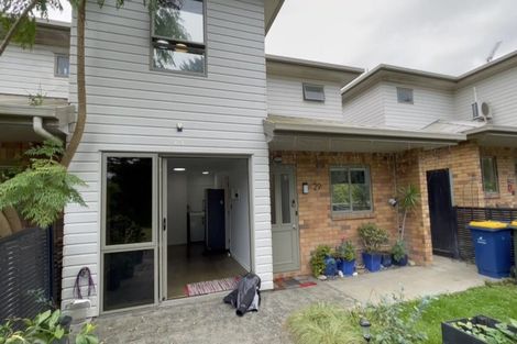 Photo of property in 29 Verdale Circle, Glen Eden, Auckland, 0602