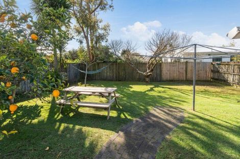 Photo of property in 19 Brennan Avenue, Te Atatu Peninsula, Auckland, 0610