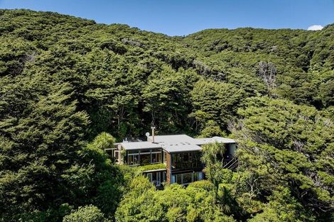 Photo of property in 7 Huia Road, Days Bay, Lower Hutt, 5013