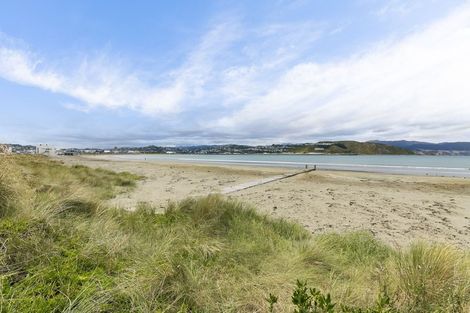 Photo of property in 238 Queens Drive, Lyall Bay, Wellington, 6022