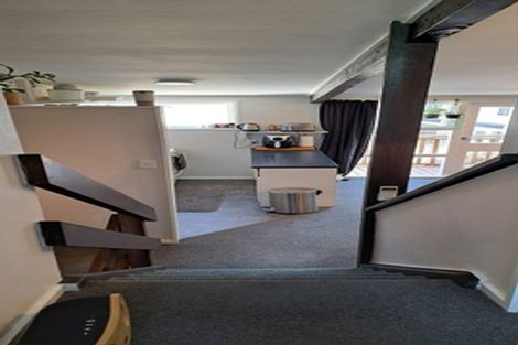 Photo of property in 21f5 Collins Avenue, Tawa, Wellington, 5028