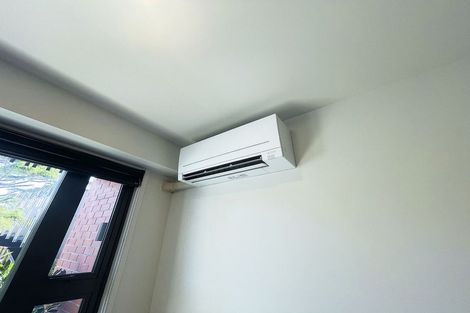 Photo of property in 25 Potter Avenue, Northcote, Auckland, 0627