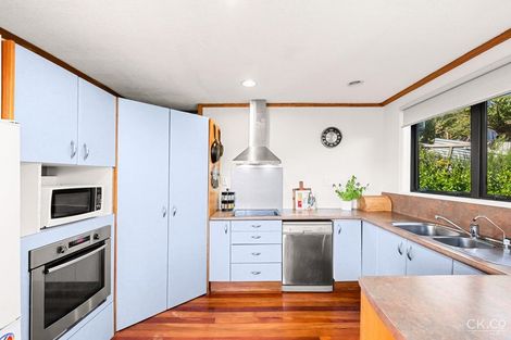 Photo of property in 24 Titiro Moana Road, Korokoro, Lower Hutt, 5012
