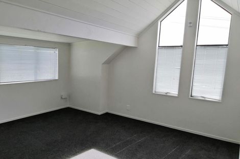 Photo of property in 41 Lyndhurst Road, Te Atatu South, Auckland, 0610