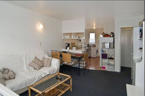 Photo of property in 1 Hinekohu Street, New Lynn, Auckland, 0600