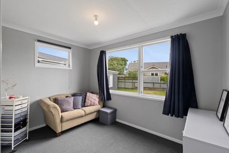 Photo of property in 49 Kimberley Grove, Westbrook, Palmerston North, 4412