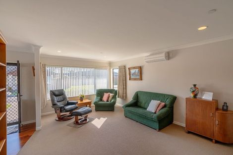 Photo of property in 9 Ian Peter Way, Otaki, 5512