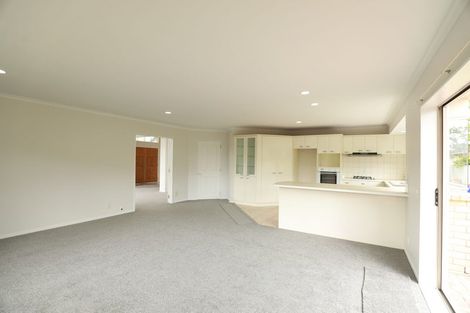 Photo of property in 29 Heyington Way, East Tamaki Heights, Auckland, 2016