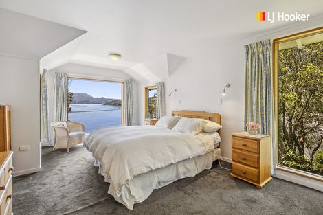 Photo of property in 33 Marine Parade, Macandrew Bay, Dunedin, 9014