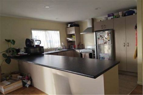 Photo of property in 19 Hercules Drive, Henderson, Auckland, 0612