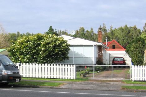 Photo of property in 2/712 Swanson Road, Swanson, Auckland, 0612