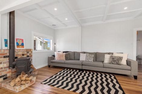 Photo of property in 8 Creamer Avenue, Belmont, Auckland, 0622