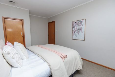 Photo of property in 15 Collier Avenue, Karori, Wellington, 6012
