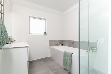 Photo of property in 51 Erlestoke Crescent, Churton Park, Wellington, 6037