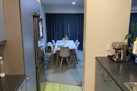 Photo of property in 37u2 Mills Road, Brooklyn, Wellington, 6021