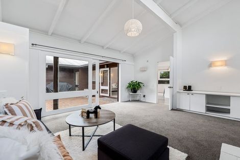 Photo of property in 279 Royal Road, Massey, Auckland, 0614