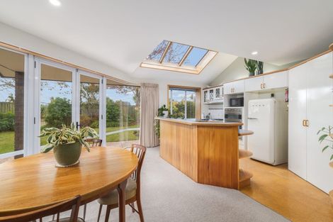 Photo of property in 31 Millcroft Place, Parklands, Christchurch, 8083