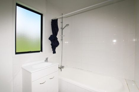 Photo of property in 41 Hewlett Road, Massey, Auckland, 0614