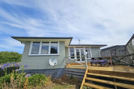 Photo of property in 15 Tawa Street, Tawa, Wellington, 5028