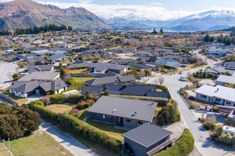Photo of property in 16 Islington Place, Wanaka, 9305