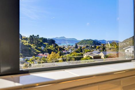 Photo of property in 11 Angle Street, Picton, 7220