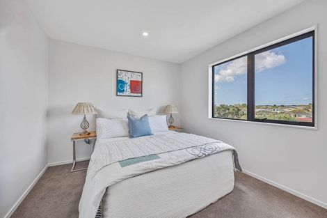 Photo of property in 2/25 Taikata Road, Te Atatu Peninsula, Auckland, 0610