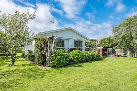 Photo of property in 22 Kaitawa Crescent, Paraparaumu, 5032