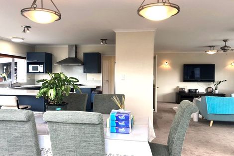 Photo of property in 12 Naul Place, East Tamaki Heights, Auckland, 2016